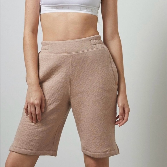 NWT Lunya Restore Double Faced Oatmeal Shorts M - Picture 1 of 4